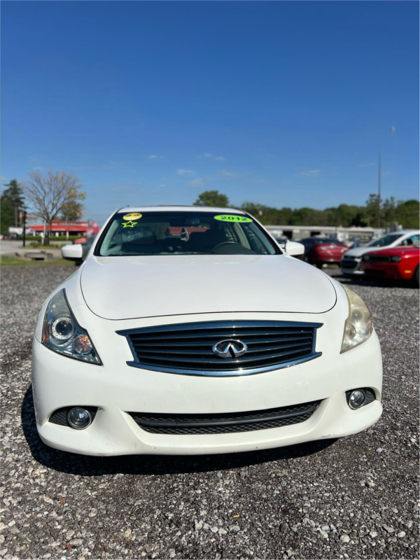 INFINITI G37 2012